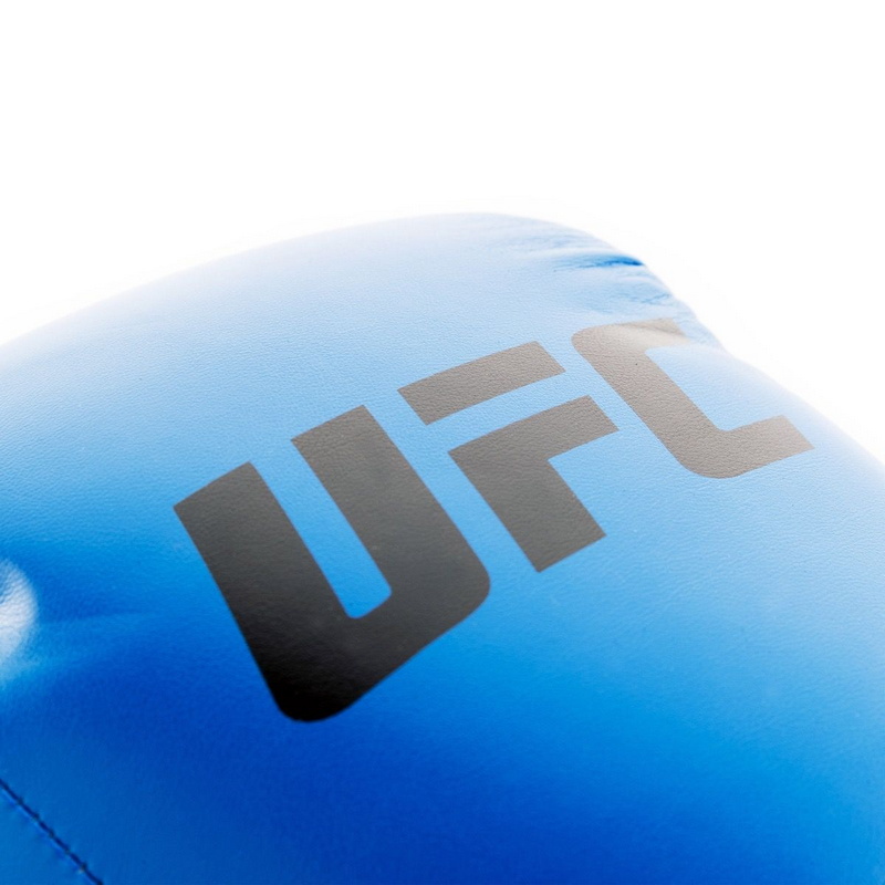 Боксерские перчатки UFC тренировочные для спаринга 6 унций UHK-75112 800_800