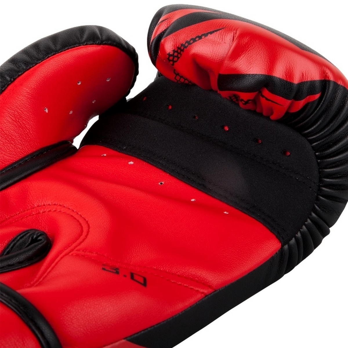Перчатки Venum Challenger 3.0 03525-100-12oz черный\красный 1200_1200