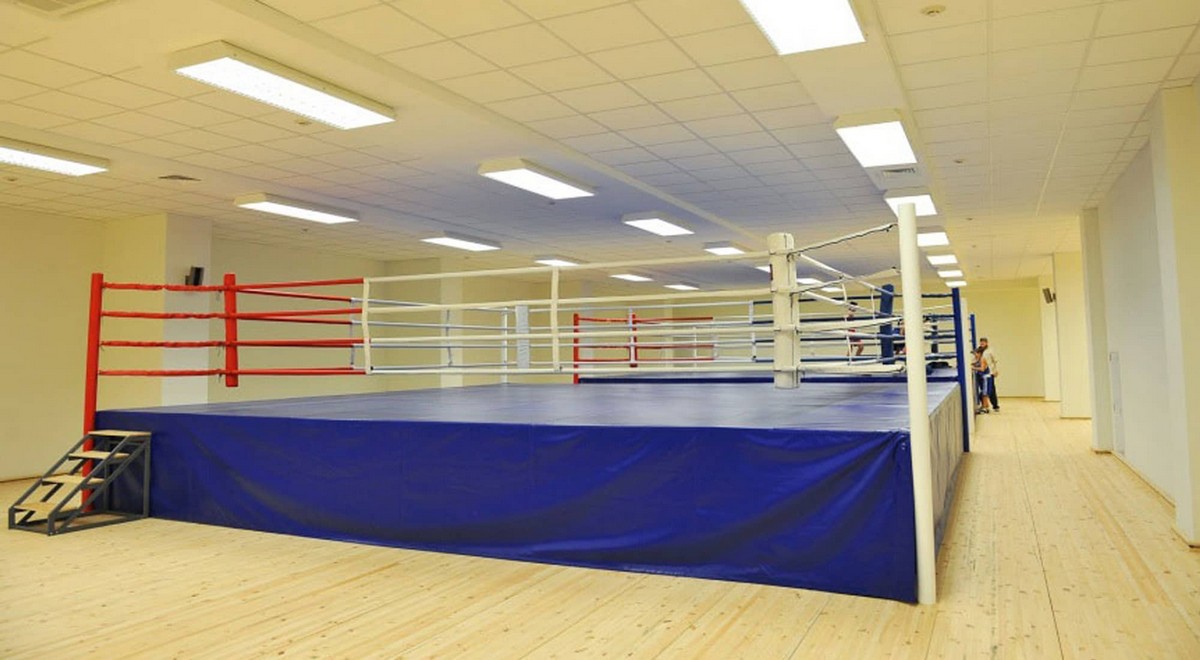 Боксерский ринг на помосте 1 м Totalbox размер по канатам 4×4 м РП 4-1 1200_660