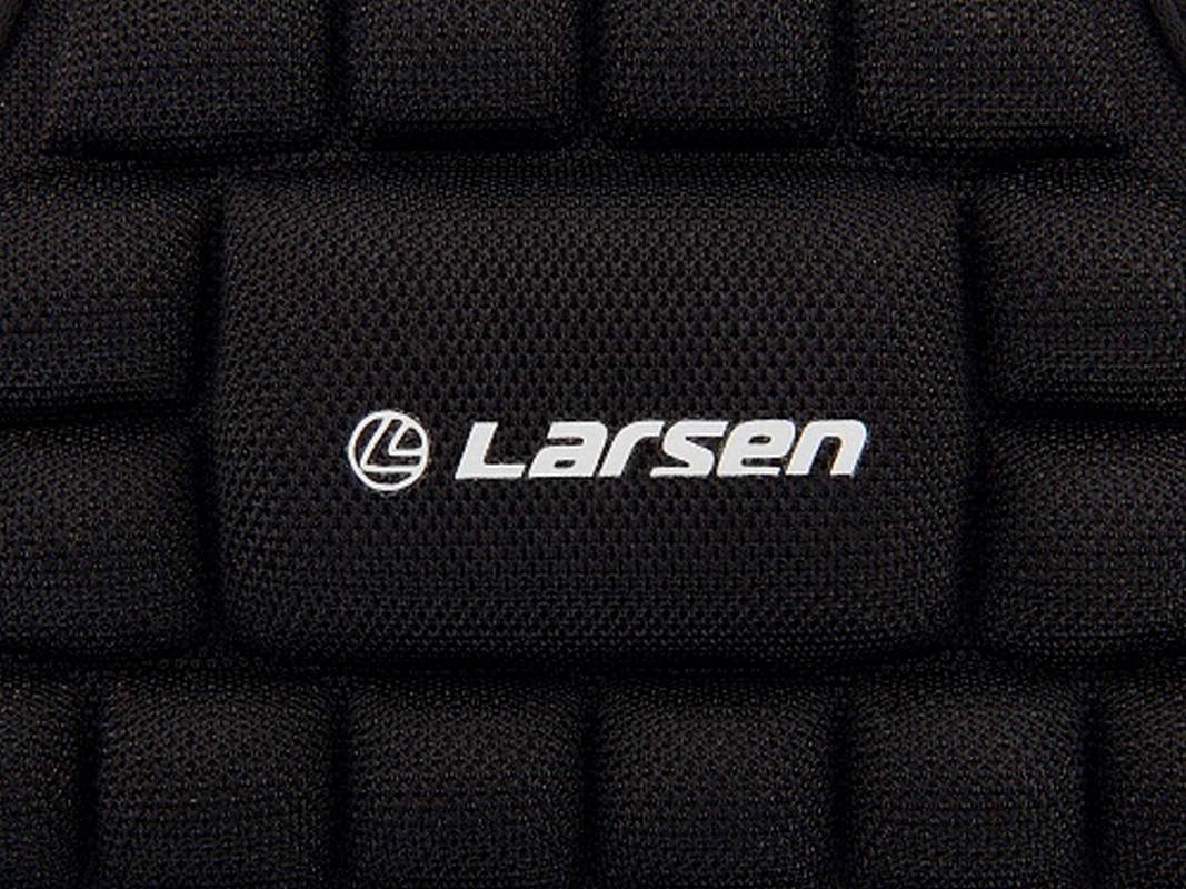Защита колена Larsen 7706 черный 1067_800