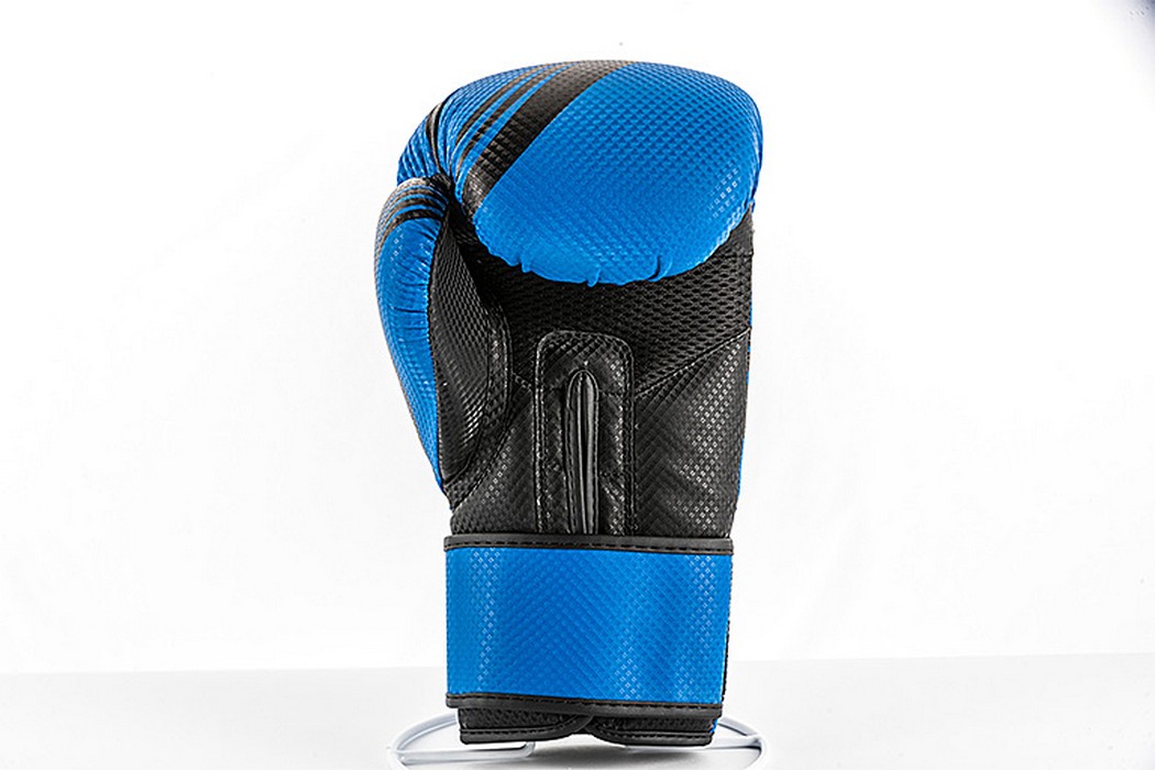Боксерские перчатки UFC PRO Performance Rush Blue,12oz 1050_700