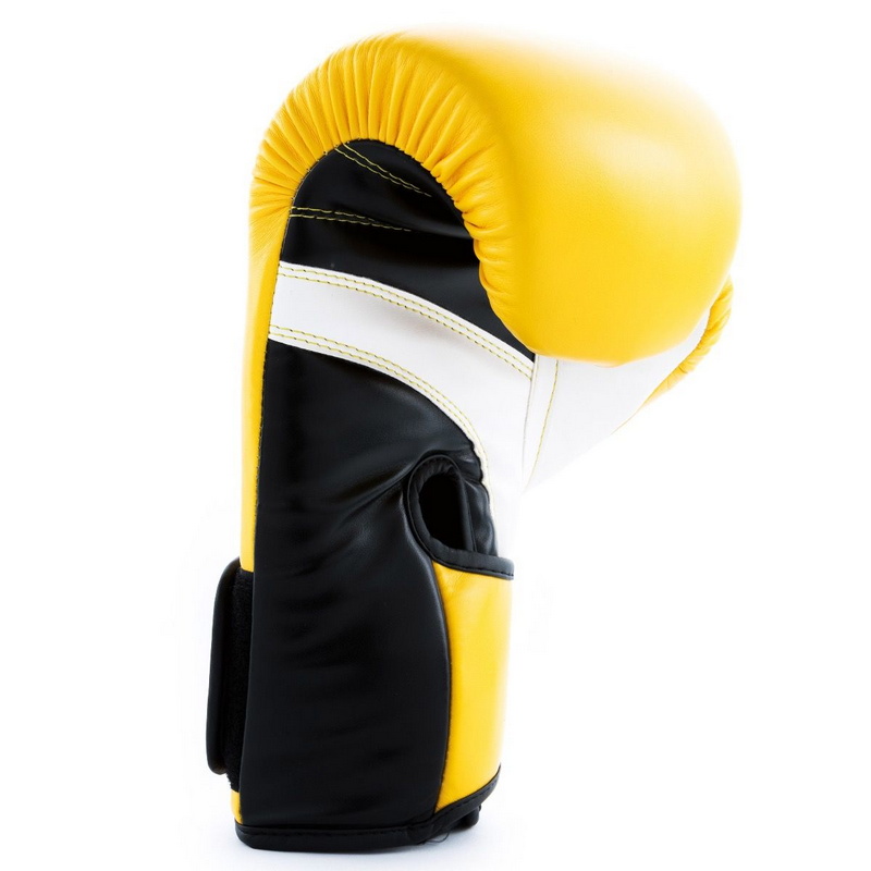 Боксерские перчатки UFC тренировочные для спаринга 6 унций UHK-75115 800_800